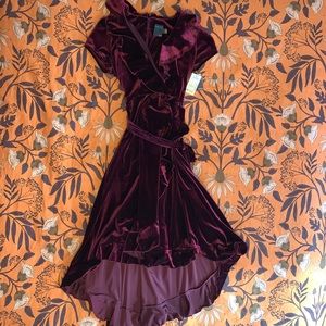NWT Gabby Skye Maroon Velvet Ruffle dress size 4